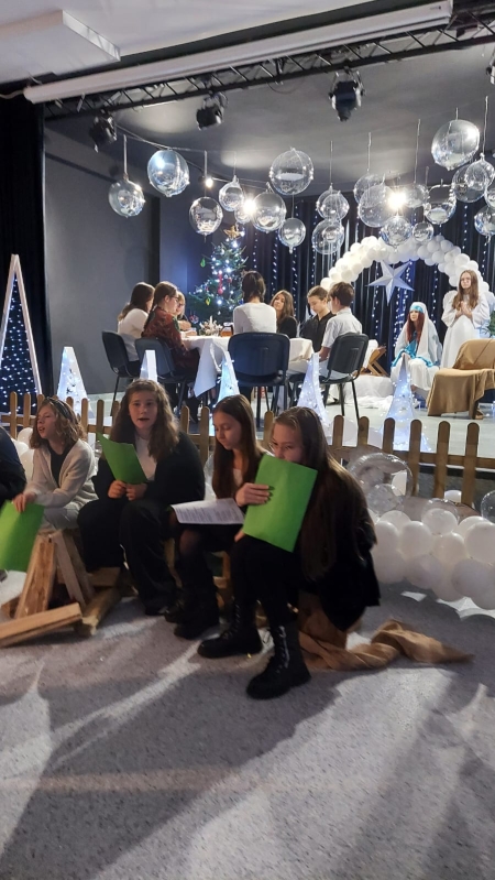 17.12.2025 r. odbyło się przedstawienie szkolne dla klas 4–8 poświęcone tematyce...