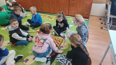Szachowe rozgrywki w naszej świetlicy.